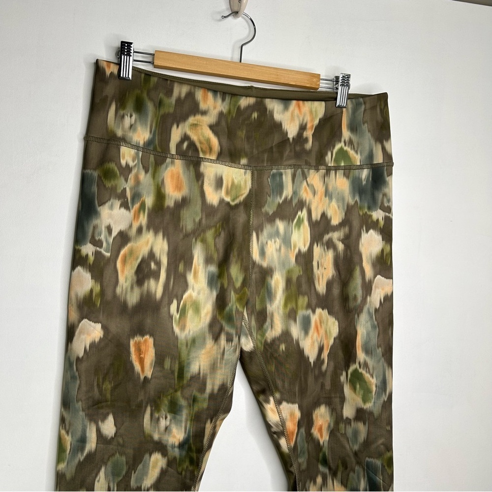 Reversible Green Patterned Leggings Small - Picture 6 of 13